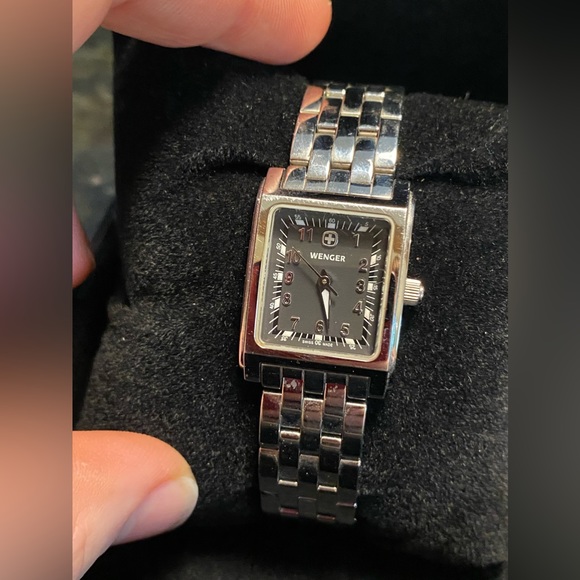 Vintage Ladies Swiss Army / Wenger Dress Watch. Very good condition. - Picture 2 of 4